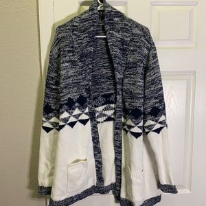 Sold!!! NFS!!Never worn Gap XXL blue and white sweater